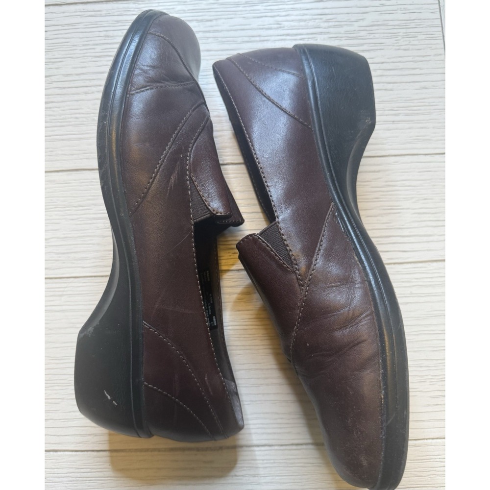 Clark's Women's Brown Leather Comfort Loafers W/1.5" Heel Casual. Travel.Sz 8.5M